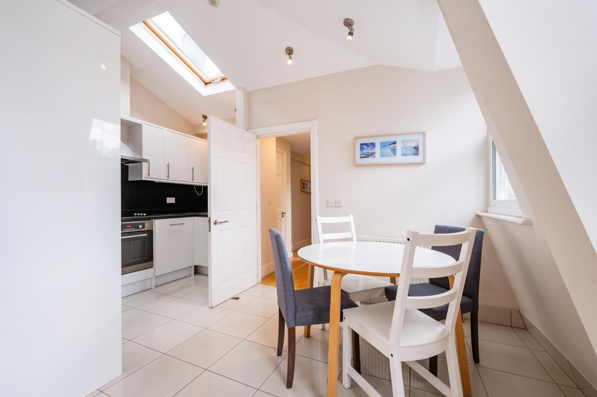 Paddington Modern Apartments London Exterior photo