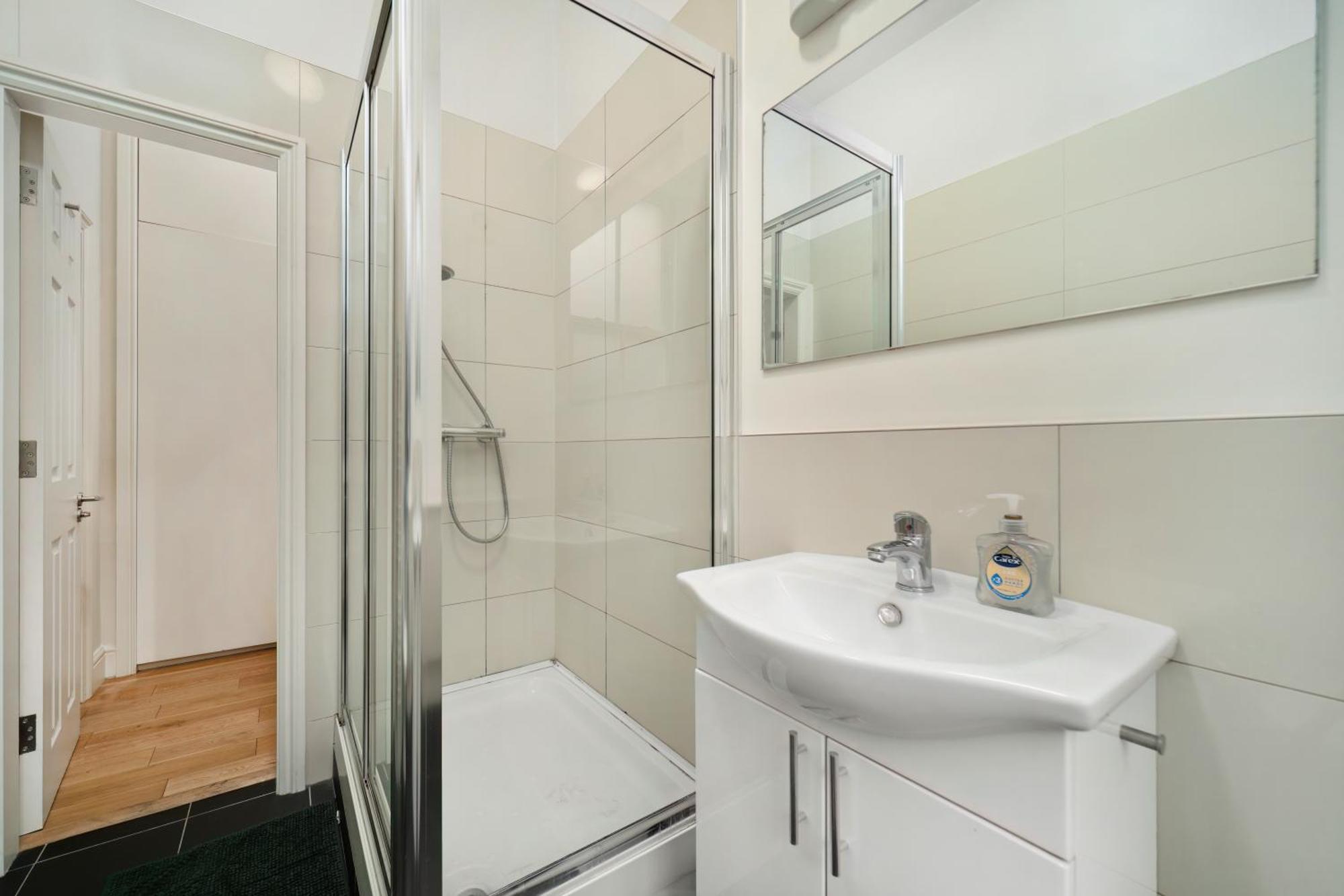 Paddington Modern Apartments London Exterior photo